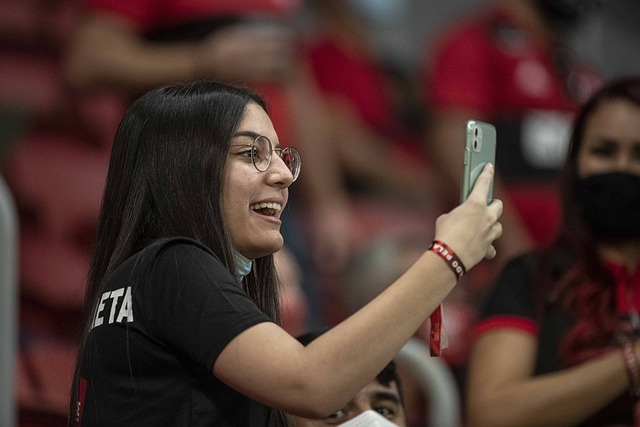 湖人过于依 湖人过于依